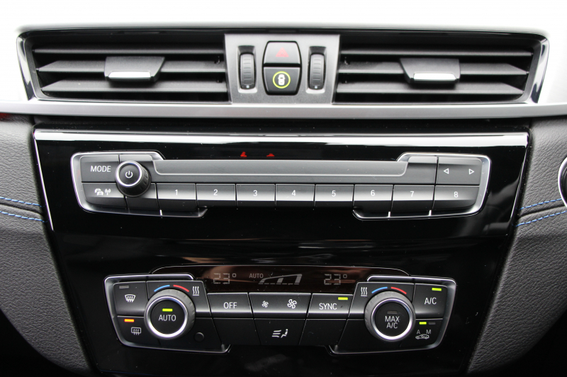 BMW X1 Xdrive18d Mｽﾎﾟｰﾂ 後期 ﾌｪｲｽﾘﾌﾄ後 追従ACC LEDﾍｯﾄﾞﾗｲﾄ&ﾃｰﾙ ﾀｯﾁﾊﾟﾈﾙ対応HDDﾅﾋﾞ新ﾒｰﾀｰ Bluetooth接続 Pｱｼｽﾄ 電動ﾄﾗﾝｸ 衝突軽減ﾌﾞﾚｰｷ 車線逸脱警告 歩行者警告 専用ｴｱﾛ 2年保証
