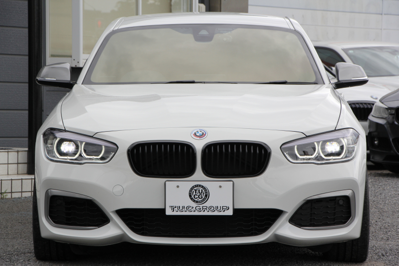 BMW 1シリーズ M140i 後期 340馬力 直6ﾀｰﾎﾞB58新ｴﾝｼﾞﾝ LEDﾍｯﾄﾞﾗｲﾄ ｱﾀﾞﾌﾟﾃｨﾌﾞMｻｽ 専用ﾌﾞﾚｰｷ 専用18AW HDDﾅﾋﾞ衝突軽減ﾌﾞﾚｰｷ 車線逸脱警告 歩行者警告 ﾌﾞﾚｰｷ付ｸﾙｺﾝ 専用ｴｱﾛ 後輪駆動 2年保証