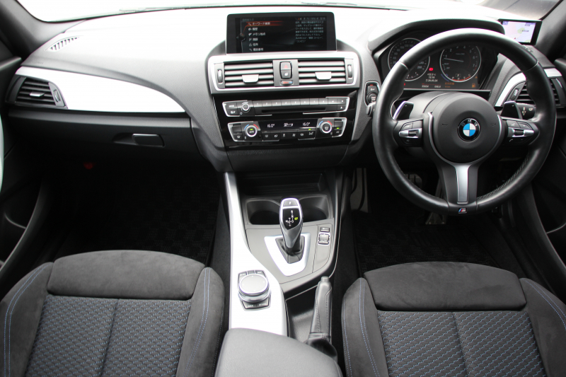 BMW 1シリーズ M140i 後期 340馬力 直6ﾀｰﾎﾞB58新ｴﾝｼﾞﾝ LEDﾍｯﾄﾞﾗｲﾄ ｱﾀﾞﾌﾟﾃｨﾌﾞMｻｽ 専用ﾌﾞﾚｰｷ 専用18AW HDDﾅﾋﾞ衝突軽減ﾌﾞﾚｰｷ 車線逸脱警告 歩行者警告 ﾌﾞﾚｰｷ付ｸﾙｺﾝ 専用ｴｱﾛ 後輪駆動 2年保証