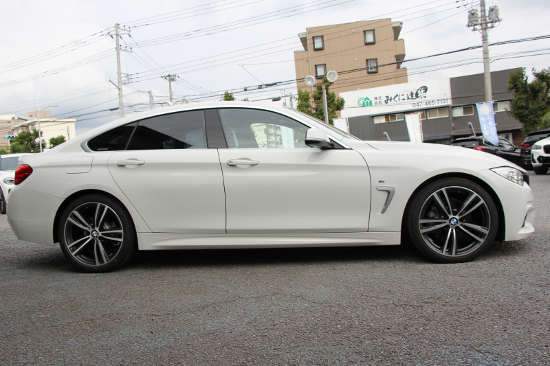 BMW 4シリーズ 420i ｸﾞﾗﾝｸｰﾍﾟｲﾝｽﾀｲﾙ 200台限定車 ﾋｰﾀｰ茶革 追従ACC LEDﾍｯﾄﾞﾗｲﾄ&ﾌｫｸﾞHUD ﾚｰﾝﾁｪﾝｼﾞ警告 ｻﾃﾝｳｲﾝﾄﾞｰﾓｰﾙ 衝突軽減ﾌﾞﾚｰｷ 車線逸脱警告 歩行者警告 ﾌﾙｾｸﾞTV ﾀｯﾁﾊﾟｯﾄﾞ対応HDDﾅﾋﾞ電動ﾄﾗﾝｸ 2年保証