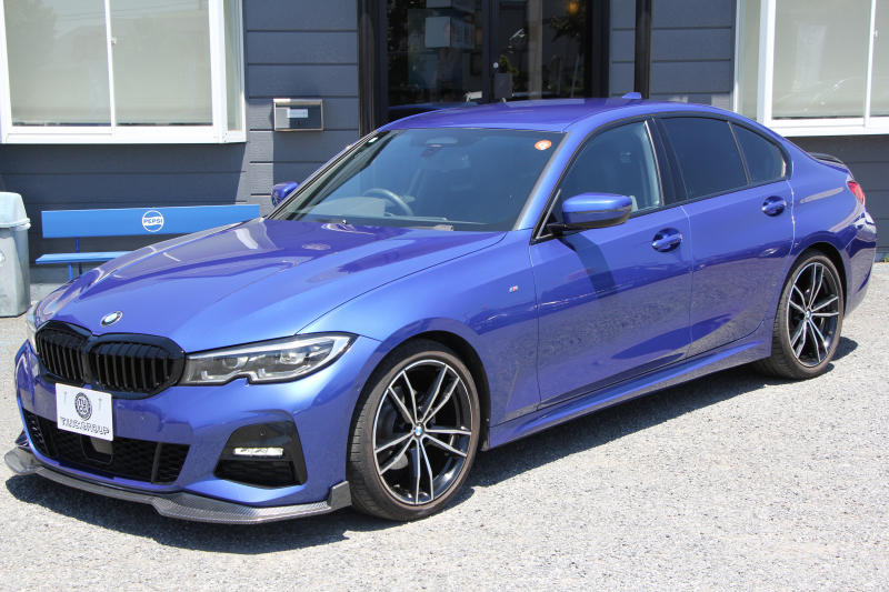 BMW 3シリーズ 320i Mｽﾎﾟｰﾂ ﾃﾞﾋﾞｭｰP ｺﾝﾌｫｰﾄP ﾋｰﾀｰ黒革 専用ﾌﾞﾙｰｽﾃｯﾁ 19AW 追従ACC 渋滞ﾊﾝｽﾞｵﾌ LEDﾍｯﾄﾞﾗｲﾄ ｵｰﾄﾊｲﾋﾞｰﾑ ﾀｯﾁ画面HDDﾅﾋﾞｱｯﾌﾟﾙｶｰﾌﾟﾚｲ Pｱｼｽﾄ 電動ﾄﾗﾝｸ ｽﾏｰﾄｷｰ 専用ｴｱﾛ ﾌﾞﾗｯｸｷﾄﾞﾆｰｸﾞﾘﾙ 2年保証