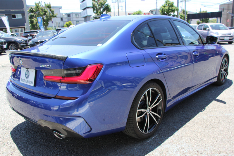 BMW 3シリーズ 320i Mｽﾎﾟｰﾂ ﾃﾞﾋﾞｭｰP ｺﾝﾌｫｰﾄP ﾋｰﾀｰ黒革 専用ﾌﾞﾙｰｽﾃｯﾁ 19AW 追従ACC 渋滞ﾊﾝｽﾞｵﾌ LEDﾍｯﾄﾞﾗｲﾄ ｵｰﾄﾊｲﾋﾞｰﾑ ﾀｯﾁ画面HDDﾅﾋﾞｱｯﾌﾟﾙｶｰﾌﾟﾚｲ Pｱｼｽﾄ 電動ﾄﾗﾝｸ ｽﾏｰﾄｷｰ 専用ｴｱﾛ ﾌﾞﾗｯｸｷﾄﾞﾆｰｸﾞﾘﾙ 2年保証