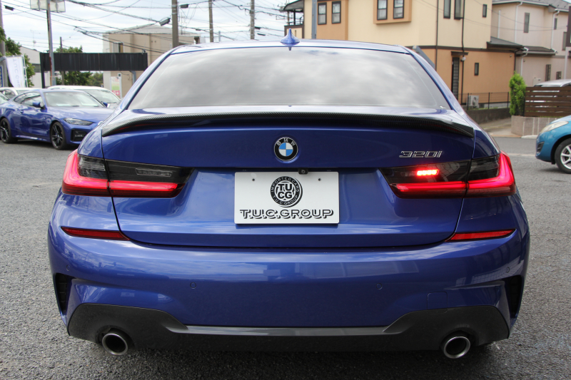 BMW 3シリーズ 320i Mｽﾎﾟｰﾂ ﾃﾞﾋﾞｭｰP ｺﾝﾌｫｰﾄP ﾋｰﾀｰ黒革 専用ﾌﾞﾙｰｽﾃｯﾁ 19AW 追従ACC 渋滞ﾊﾝｽﾞｵﾌ LEDﾍｯﾄﾞﾗｲﾄ ｵｰﾄﾊｲﾋﾞｰﾑ ﾀｯﾁ画面HDDﾅﾋﾞｱｯﾌﾟﾙｶｰﾌﾟﾚｲ Pｱｼｽﾄ 電動ﾄﾗﾝｸ ｽﾏｰﾄｷｰ 専用ｴｱﾛ ﾌﾞﾗｯｸｷﾄﾞﾆｰｸﾞﾘﾙ 2年保証