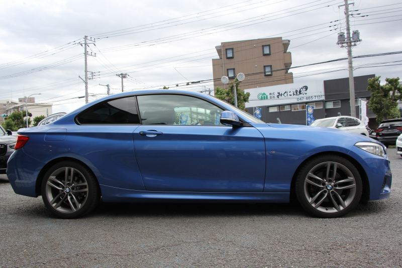 BMW 2シリーズ 220i ｸｰﾍﾟMｽﾎﾟｰﾂ 後期ﾓﾃﾞﾙ ﾌｪｲｽﾘﾌﾄ後 追従ACC LEDﾍｯﾄﾞﾗｲﾄ&ﾃｰﾙ ｵﾌﾟｼｮﾝ18AW ｼｰﾄﾋｰﾀｰ ﾀｯﾁ画面HDDﾅﾋﾞPｱｼｽﾄ Bｶﾒﾗ ｵｰﾄｴｱｺﾝ 衝突軽減ﾌﾞﾚｰｷ 車線逸脱警告 歩行者警告 専用ｴｱﾛ Bluetooth接続 2年保証