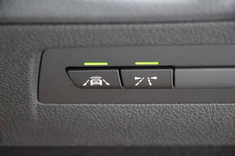 BMW 2シリーズ 220i ｸｰﾍﾟMｽﾎﾟｰﾂ 後期ﾓﾃﾞﾙ ﾌｪｲｽﾘﾌﾄ後 追従ACC LEDﾍｯﾄﾞﾗｲﾄ&ﾃｰﾙ ｵﾌﾟｼｮﾝ18AW ｼｰﾄﾋｰﾀｰ ﾀｯﾁ画面HDDﾅﾋﾞPｱｼｽﾄ Bｶﾒﾗ ｵｰﾄｴｱｺﾝ 衝突軽減ﾌﾞﾚｰｷ 車線逸脱警告 歩行者警告 専用ｴｱﾛ Bluetooth接続 2年保証