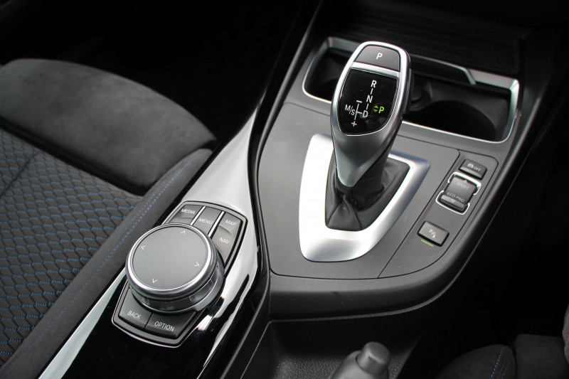 BMW 2シリーズ 220i ｸｰﾍﾟMｽﾎﾟｰﾂ 後期ﾓﾃﾞﾙ ﾌｪｲｽﾘﾌﾄ後 追従ACC LEDﾍｯﾄﾞﾗｲﾄ&ﾃｰﾙ ｵﾌﾟｼｮﾝ18AW ｼｰﾄﾋｰﾀｰ ﾀｯﾁ画面HDDﾅﾋﾞPｱｼｽﾄ Bｶﾒﾗ ｵｰﾄｴｱｺﾝ 衝突軽減ﾌﾞﾚｰｷ 車線逸脱警告 歩行者警告 専用ｴｱﾛ Bluetooth接続 2年保証