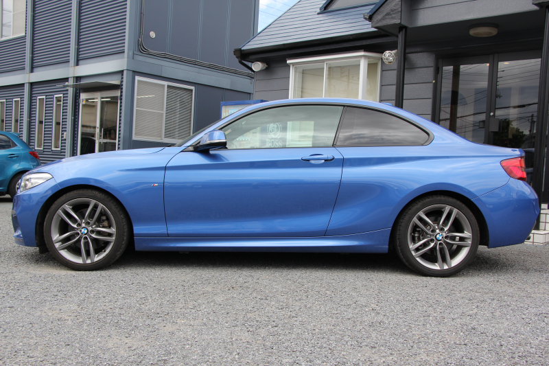 BMW 2シリーズ 220i ｸｰﾍﾟMｽﾎﾟｰﾂ 後期ﾓﾃﾞﾙ ﾌｪｲｽﾘﾌﾄ後 追従ACC LEDﾍｯﾄﾞﾗｲﾄ&ﾃｰﾙ ｵﾌﾟｼｮﾝ18AW ｼｰﾄﾋｰﾀｰ ﾀｯﾁ画面HDDﾅﾋﾞPｱｼｽﾄ Bｶﾒﾗ ｵｰﾄｴｱｺﾝ 衝突軽減ﾌﾞﾚｰｷ 車線逸脱警告 歩行者警告 専用ｴｱﾛ Bluetooth接続 2年保証