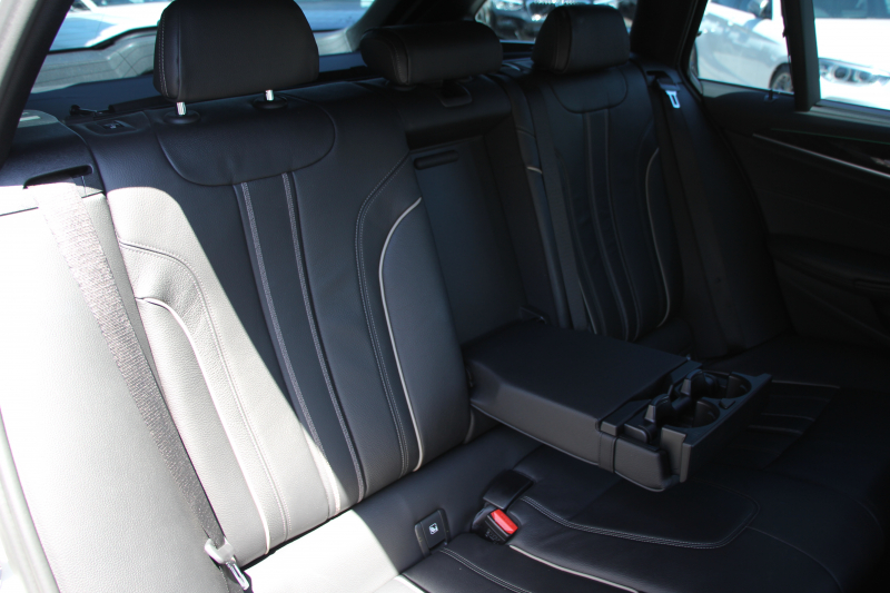 BMW 5シリーズ 530i ﾂｰﾘﾝｸﾞMｽﾎﾟｰﾂ ﾃﾞﾋﾞｭｰP 252馬力 高出力 1ｵﾅ 全席ﾋｰﾀｰ黒革 全ﾄﾞｱｿﾌﾄｸﾛｰｽﾞｼﾞｪｽﾁｬｰC HUD Mﾊﾟﾌｫｰﾏﾝｽ20AW ﾀｯﾁ画面HDDﾅﾋﾞTV 360度ｶﾒﾗ LEDﾍｯﾄﾞﾗｲﾄ ｵｰﾄﾊｲﾋﾞｰﾑ 電動ﾘｱｹﾞｰﾄ 液晶ﾒｰﾀｰ 専用ｴｱﾛ 2年保証