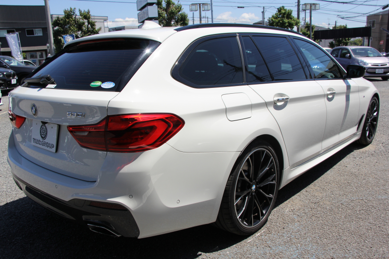 BMW 5シリーズ 530i ﾂｰﾘﾝｸﾞMｽﾎﾟｰﾂ ﾃﾞﾋﾞｭｰP 252馬力 高出力 1ｵﾅ 全席ﾋｰﾀｰ黒革 全ﾄﾞｱｿﾌﾄｸﾛｰｽﾞｼﾞｪｽﾁｬｰC HUD Mﾊﾟﾌｫｰﾏﾝｽ20AW ﾀｯﾁ画面HDDﾅﾋﾞTV 360度ｶﾒﾗ LEDﾍｯﾄﾞﾗｲﾄ ｵｰﾄﾊｲﾋﾞｰﾑ 電動ﾘｱｹﾞｰﾄ 液晶ﾒｰﾀｰ 専用ｴｱﾛ 2年保証