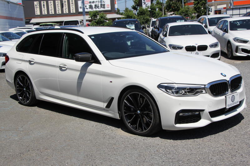 BMW 5シリーズ 530i ﾂｰﾘﾝｸﾞMｽﾎﾟｰﾂ ﾃﾞﾋﾞｭｰP 252馬力 高出力 1ｵﾅ 全席ﾋｰﾀｰ黒革 全ﾄﾞｱｿﾌﾄｸﾛｰｽﾞｼﾞｪｽﾁｬｰC HUD Mﾊﾟﾌｫｰﾏﾝｽ20AW ﾀｯﾁ画面HDDﾅﾋﾞTV 360度ｶﾒﾗ LEDﾍｯﾄﾞﾗｲﾄ ｵｰﾄﾊｲﾋﾞｰﾑ 電動ﾘｱｹﾞｰﾄ 液晶ﾒｰﾀｰ 専用ｴｱﾛ 2年保証