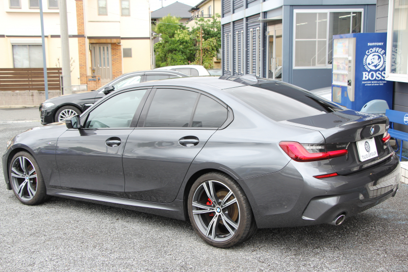 BMW 3シリーズ 320i Mｽﾎﾟｰﾂ ﾊｲﾗｲﾝ ｺﾝﾌｫｰﾄP ﾋｰﾀｰ黒革 HUD 追従ACC 渋滞ﾊﾝｽﾞｵﾌ individual19AW 電動ﾄﾗﾝｸ Hi-fiｽﾋﾟｰｶｰ ﾀｯﾁ画面HDDﾅﾋﾞｱｯﾌﾟﾙｶｰﾌﾟﾚｲ LEDﾍｯﾄﾞﾗｲﾄ ｵｰﾄﾊｲﾋﾞｰﾑ Pｱｼｽﾄ 専用ｴｱﾛ ﾜｲﾔﾚｽ充電 BMWﾗｲﾌﾞｺｯｸﾋﾟｯﾄﾞ2年保証