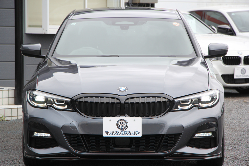 BMW 3シリーズ 320i Mｽﾎﾟｰﾂ ﾊｲﾗｲﾝ ｺﾝﾌｫｰﾄP ﾋｰﾀｰ黒革 HUD 追従ACC 渋滞ﾊﾝｽﾞｵﾌ individual19AW 電動ﾄﾗﾝｸ Hi-fiｽﾋﾟｰｶｰ ﾀｯﾁ画面HDDﾅﾋﾞｱｯﾌﾟﾙｶｰﾌﾟﾚｲ LEDﾍｯﾄﾞﾗｲﾄ ｵｰﾄﾊｲﾋﾞｰﾑ Pｱｼｽﾄ 専用ｴｱﾛ ﾜｲﾔﾚｽ充電 BMWﾗｲﾌﾞｺｯｸﾋﾟｯﾄﾞ2年保証