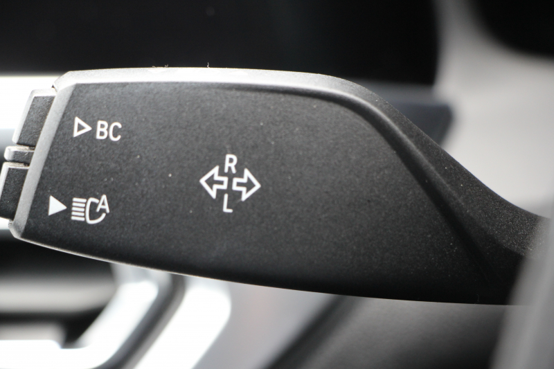 BMW 3シリーズ 320i Mｽﾎﾟｰﾂ ﾊｲﾗｲﾝ ｺﾝﾌｫｰﾄP ﾋｰﾀｰ黒革 HUD 追従ACC 渋滞ﾊﾝｽﾞｵﾌ individual19AW 電動ﾄﾗﾝｸ Hi-fiｽﾋﾟｰｶｰ ﾀｯﾁ画面HDDﾅﾋﾞｱｯﾌﾟﾙｶｰﾌﾟﾚｲ LEDﾍｯﾄﾞﾗｲﾄ ｵｰﾄﾊｲﾋﾞｰﾑ Pｱｼｽﾄ 専用ｴｱﾛ ﾜｲﾔﾚｽ充電 BMWﾗｲﾌﾞｺｯｸﾋﾟｯﾄﾞ2年保証