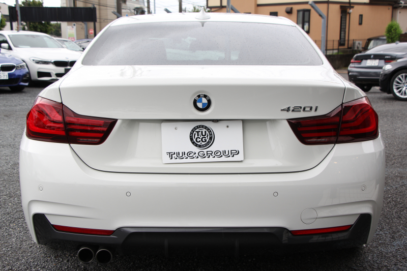 BMW 4シリーズ 420i ｸｰﾍﾟMｽﾎﾟｰﾂ 最終ﾓﾃﾞﾙ 専用LEDｽﾓｰｸﾃｰﾙ&ｴｱﾛﾘｱﾃﾞｨﾌｭｰｻﾞｰ NEWﾙｰﾑﾐﾗｰ 追従ACC ﾚｰﾝﾁｪﾝｼﾞ警告 LEDﾍｯﾄﾞﾗｲﾄ&ﾃｰﾙ ﾋｰﾀｰ黒革 ﾀｯﾁ画面HDDﾅﾋﾞTV 液晶ﾒｰﾀｰ 衝突軽減ﾌﾞﾚｰｷ 車線逸脱警告 歩行者警告 Bｶﾒﾗ Bluetooth接続 2年保証