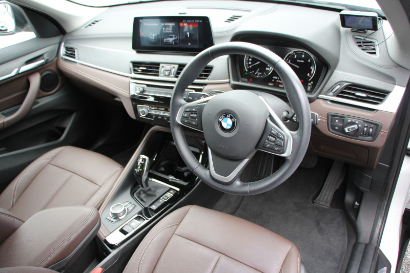 BMW X1 Xdrive18d Xﾗｲﾝ ｴﾃﾞｨｼｮﾝｼﾞｮｲﾌﾟﾗｽ ﾊｲﾗｲﾝ ｺﾝﾌｫｰﾄP 後期 ﾌｪｲｽﾘﾌﾄ後 真珠色 ﾋｰﾀｰ茶革 追従ACC LEDﾍｯﾄﾞﾗｲﾄ&ﾃｰﾙ 電動ﾄﾗﾝｸ ﾀｯﾁ画面HDDﾅﾋﾞ衝突軽減ﾌﾞﾚｰｷ 車線逸脱警告 歩行者警告 専用18AW ｳｯﾄﾞﾊﾟﾈﾙ 2年保証
