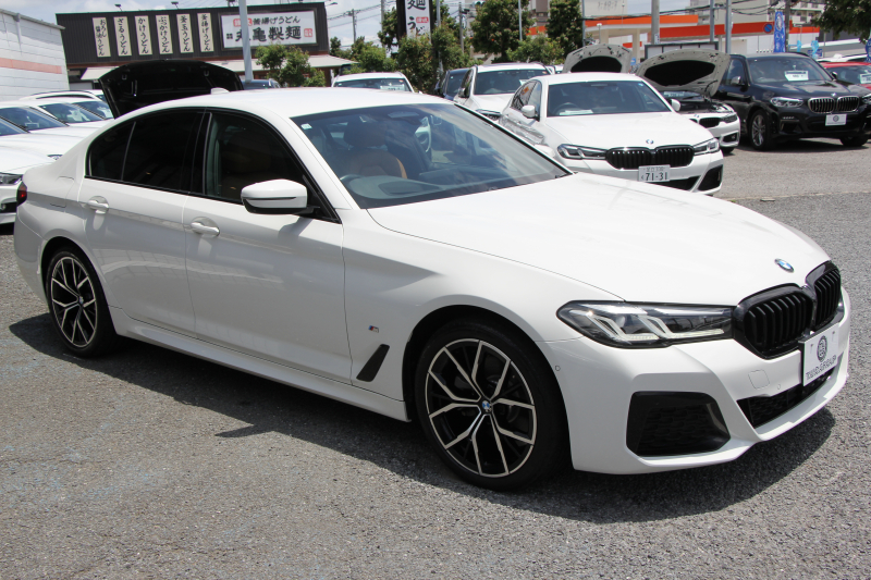 BMW 5シリーズ 523d Xdrive Mｽﾎﾟｰﾂ ｴﾃﾞｨｼｮﾝｼﾞｮｲﾌﾟﾗｽ 後期 4WD ｺﾆｬｯｸﾚｻﾞｰ ｼｰﾄﾋｰﾀｰ 渋滞ﾊﾝｽﾞｵﾌ LEDﾍｯﾄﾞﾗｲﾄ ｵｰﾄﾊｲﾋﾞｰﾑ 360度ｶﾒﾗ BMWﾗｲﾌﾞｺｯｸﾋﾟｯﾄ ﾀｯﾁ画面HDDﾅﾋﾞTV ｱｯﾌﾟﾙｶｰﾌﾟﾚｲ 追従ACC HUD 電動ﾄﾗﾝｸ 2年保証