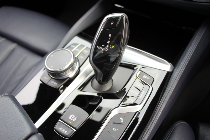 BMW 5シリーズ 530i ｴﾃﾞｨｼｮﾝﾐｯｼｮﾝｲﾝﾎﾟｯｼﾌﾞﾙ 特別仕様車 252馬力 ﾅｲﾄﾌﾞﾙｰﾚｻﾞｰ ｱﾀﾞﾌﾟﾃｨﾌﾞｻｽ ﾊｰﾏﾝｶｰﾄﾞﾝ HUD  追従ACC ｽﾃｱﾘﾝｸﾞｻﾎﾟｰﾄ ﾀｯﾁ画面HDDﾅﾋﾞTV LEDﾍｯﾄﾞﾗｲﾄ ｵｰﾄﾊｲﾋﾞｰﾑ 電動ﾄﾗﾝｸ 360度ｶﾒﾗ 全席ﾋｰﾀｰ ﾌﾞﾗｯｸ19AW 2年保証