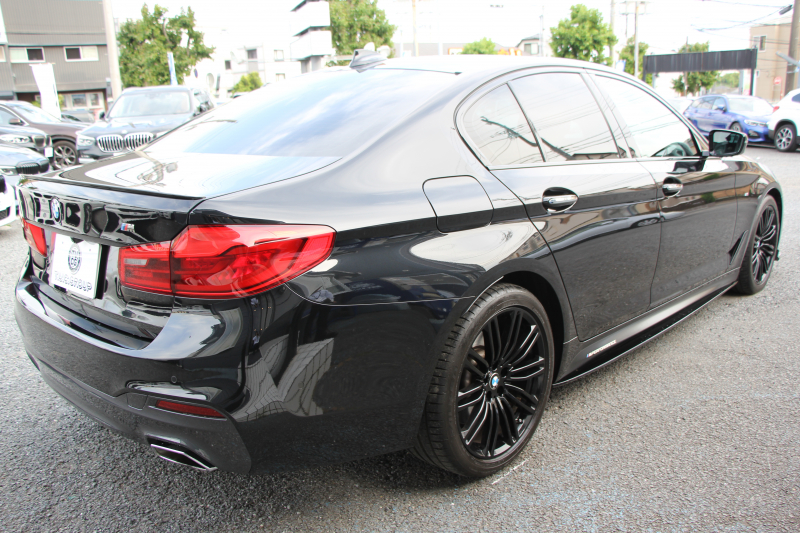 BMW 5シリーズ 530i ｴﾃﾞｨｼｮﾝﾐｯｼｮﾝｲﾝﾎﾟｯｼﾌﾞﾙ 特別仕様車 252馬力 ﾅｲﾄﾌﾞﾙｰﾚｻﾞｰ ｱﾀﾞﾌﾟﾃｨﾌﾞｻｽ ﾊｰﾏﾝｶｰﾄﾞﾝ HUD  追従ACC ｽﾃｱﾘﾝｸﾞｻﾎﾟｰﾄ ﾀｯﾁ画面HDDﾅﾋﾞTV LEDﾍｯﾄﾞﾗｲﾄ ｵｰﾄﾊｲﾋﾞｰﾑ 電動ﾄﾗﾝｸ 360度ｶﾒﾗ 全席ﾋｰﾀｰ ﾌﾞﾗｯｸ19AW 2年保証