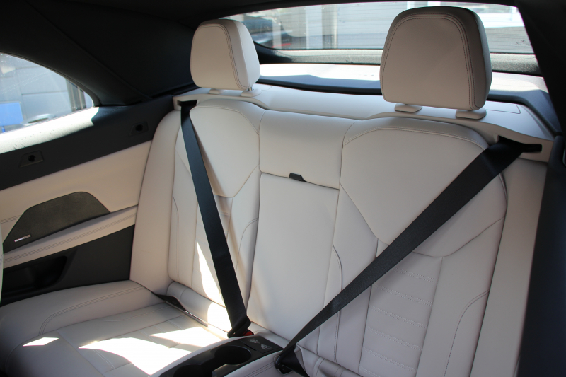 BMW 4シリーズ 420i ｶﾌﾞﾘｵﾚ Mｽﾎﾟｰﾂ ｺﾝﾌｫｰﾄP 1ｵｰﾅ ｵｲｽﾀｰﾚｻﾞｰ ｴｱｶﾗｰ ｼｰﾄﾋｰﾀｰ ﾊｰﾏﾝｶｰﾄﾞﾝ 360度ｶﾒﾗ ｵﾌﾟｼｮﾝ19AW 追従ACC 渋滞ﾊﾝｽﾞｵﾌ LEDﾍｯﾄﾞﾗｲﾄ ｵｰﾄﾊｲﾋﾞｰﾑ ﾀｯﾁ画面HDDﾅﾋﾞｱﾝﾋﾞｴﾝﾄﾗｲﾄ ﾜｲﾔﾚｽ充電 ｱｯﾌﾟﾙｶｰﾌﾟﾚｲ 2年保証