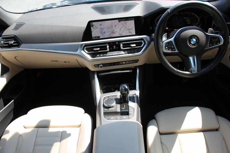 BMW 4シリーズ 420i ｶﾌﾞﾘｵﾚ Mｽﾎﾟｰﾂ ｺﾝﾌｫｰﾄP 1ｵｰﾅ ｵｲｽﾀｰﾚｻﾞｰ ｴｱｶﾗｰ ｼｰﾄﾋｰﾀｰ ﾊｰﾏﾝｶｰﾄﾞﾝ 360度ｶﾒﾗ ｵﾌﾟｼｮﾝ19AW 追従ACC 渋滞ﾊﾝｽﾞｵﾌ LEDﾍｯﾄﾞﾗｲﾄ ｵｰﾄﾊｲﾋﾞｰﾑ ﾀｯﾁ画面HDDﾅﾋﾞｱﾝﾋﾞｴﾝﾄﾗｲﾄ ﾜｲﾔﾚｽ充電 ｱｯﾌﾟﾙｶｰﾌﾟﾚｲ 2年保証
