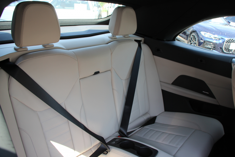BMW 4シリーズ 420i ｶﾌﾞﾘｵﾚ Mｽﾎﾟｰﾂ ｺﾝﾌｫｰﾄP 1ｵｰﾅ ｵｲｽﾀｰﾚｻﾞｰ ｴｱｶﾗｰ ｼｰﾄﾋｰﾀｰ ﾊｰﾏﾝｶｰﾄﾞﾝ 360度ｶﾒﾗ ｵﾌﾟｼｮﾝ19AW 追従ACC 渋滞ﾊﾝｽﾞｵﾌ LEDﾍｯﾄﾞﾗｲﾄ ｵｰﾄﾊｲﾋﾞｰﾑ ﾀｯﾁ画面HDDﾅﾋﾞｱﾝﾋﾞｴﾝﾄﾗｲﾄ ﾜｲﾔﾚｽ充電 ｱｯﾌﾟﾙｶｰﾌﾟﾚｲ 2年保証