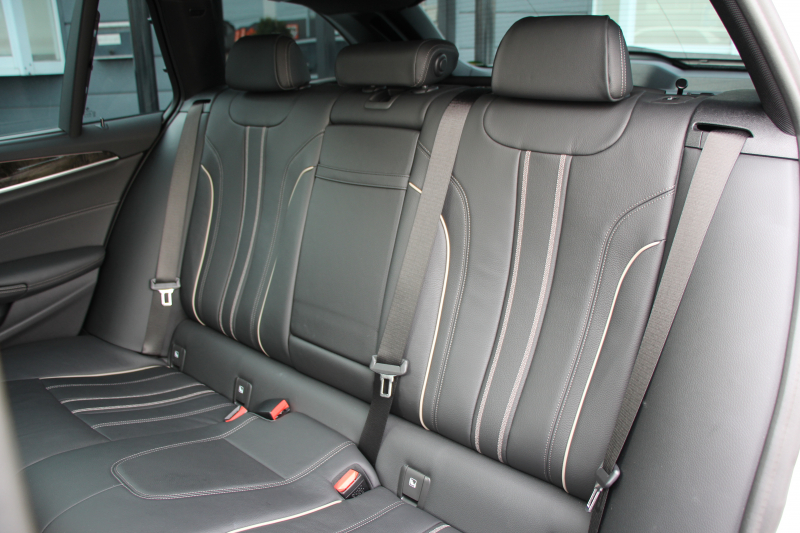 BMW 5シリーズ 530i ﾂｰﾘﾝｸﾞMｽﾎﾟｰﾂ ｾﾚｸﾄP 型式変更後ABA-JT20 新ﾒｰﾀｰ 252馬力 ﾊﾟﾉﾗﾏｻﾝﾙｰﾌ ﾊｰﾏﾝｶｰﾄﾞﾝｻﾗｳﾝﾄﾞ4ｿﾞｰﾝｴｱｺﾝ 全席ﾋｰﾀｰ黒革 HUD 追従ACC ｽﾃｱﾘﾝｸﾞｻﾎﾟｰﾄ 液晶ﾒｰﾀｰ ﾀｯﾁ画面ﾅﾋﾞTV 360度ｶﾒﾗ LEDﾍｯﾄﾞﾗｲﾄ Mspﾌﾞﾚｰｷ 電動ﾘｱｹﾞｰﾄ 2年保証