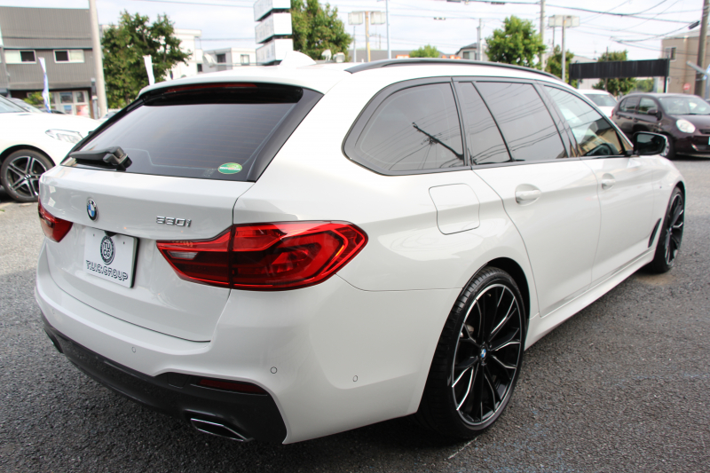 BMW 5シリーズ 530i ﾂｰﾘﾝｸﾞMｽﾎﾟｰﾂ ｾﾚｸﾄP 型式変更後ABA-JT20 新ﾒｰﾀｰ 252馬力 ﾊﾟﾉﾗﾏｻﾝﾙｰﾌ ﾊｰﾏﾝｶｰﾄﾞﾝｻﾗｳﾝﾄﾞ4ｿﾞｰﾝｴｱｺﾝ 全席ﾋｰﾀｰ黒革 HUD 追従ACC ｽﾃｱﾘﾝｸﾞｻﾎﾟｰﾄ 液晶ﾒｰﾀｰ ﾀｯﾁ画面ﾅﾋﾞTV 360度ｶﾒﾗ LEDﾍｯﾄﾞﾗｲﾄ Mspﾌﾞﾚｰｷ 電動ﾘｱｹﾞｰﾄ 2年保証
