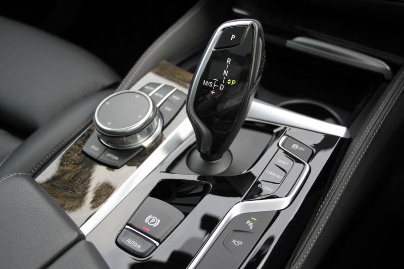 BMW 5シリーズ 530i ﾂｰﾘﾝｸﾞMｽﾎﾟｰﾂ ｾﾚｸﾄP 型式変更後ABA-JT20 新ﾒｰﾀｰ 252馬力 ﾊﾟﾉﾗﾏｻﾝﾙｰﾌ ﾊｰﾏﾝｶｰﾄﾞﾝｻﾗｳﾝﾄﾞ4ｿﾞｰﾝｴｱｺﾝ 全席ﾋｰﾀｰ黒革 HUD 追従ACC ｽﾃｱﾘﾝｸﾞｻﾎﾟｰﾄ 液晶ﾒｰﾀｰ ﾀｯﾁ画面ﾅﾋﾞTV 360度ｶﾒﾗ LEDﾍｯﾄﾞﾗｲﾄ Mspﾌﾞﾚｰｷ 電動ﾘｱｹﾞｰﾄ 2年保証