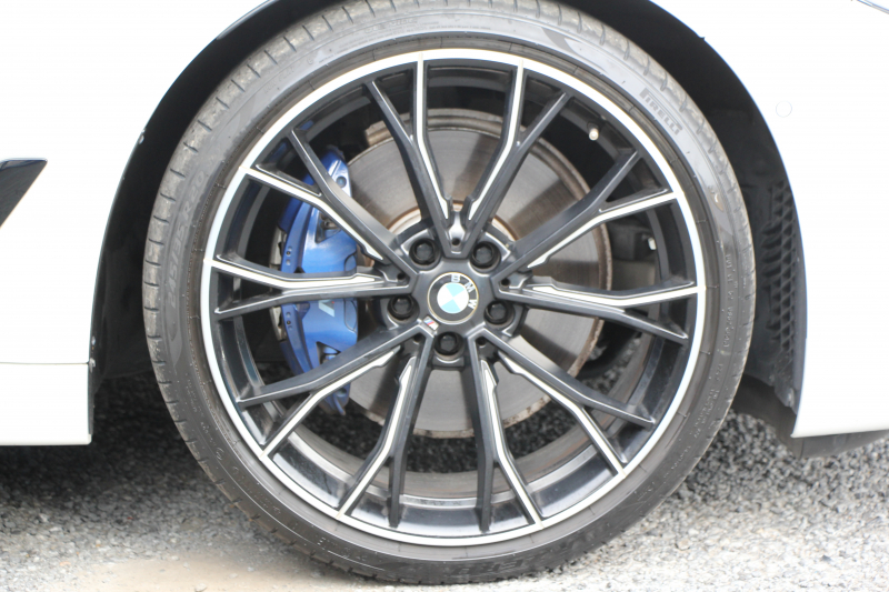BMW 5シリーズ 530i ﾂｰﾘﾝｸﾞMｽﾎﾟｰﾂ ｾﾚｸﾄP 型式変更後ABA-JT20 新ﾒｰﾀｰ 252馬力 ﾊﾟﾉﾗﾏｻﾝﾙｰﾌ ﾊｰﾏﾝｶｰﾄﾞﾝｻﾗｳﾝﾄﾞ4ｿﾞｰﾝｴｱｺﾝ 全席ﾋｰﾀｰ黒革 HUD 追従ACC ｽﾃｱﾘﾝｸﾞｻﾎﾟｰﾄ 液晶ﾒｰﾀｰ ﾀｯﾁ画面ﾅﾋﾞTV 360度ｶﾒﾗ LEDﾍｯﾄﾞﾗｲﾄ Mspﾌﾞﾚｰｷ 電動ﾘｱｹﾞｰﾄ 2年保証
