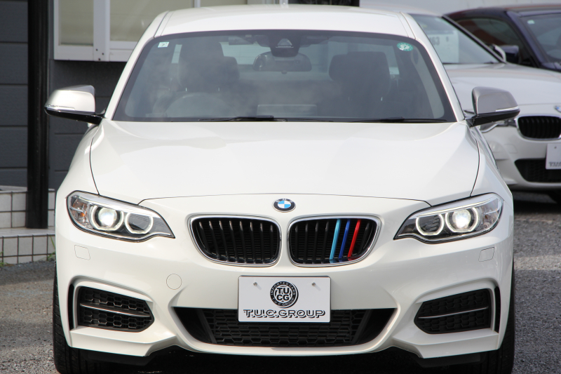 BMW 2シリーズ M235i ｸｰﾍﾟ直6ﾀｰﾎﾞ326馬力 ｱﾀﾞﾌﾟﾃｨﾌﾞMｻｽ ｱﾄﾞﾊﾞﾝﾚｰｼﾝｸﾞ18AW 専用ﾌﾞﾚｰｷ 衝突軽減ﾌﾞﾚｰｷ 車線逸脱警告 歩行者警告 ﾌﾞﾚｰｷ付ｸﾙｺﾝ HDDﾅﾋﾞBluetooth接続 Bｶﾒﾗ&ﾘｱPDC ﾊﾟﾄﾞﾙｼﾌﾄ 左右独立ｴｱｺﾝ 2年保証