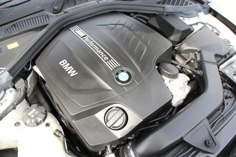 BMW 2シリーズ M235i ｸｰﾍﾟ直6ﾀｰﾎﾞ326馬力 ｱﾀﾞﾌﾟﾃｨﾌﾞMｻｽ ｱﾄﾞﾊﾞﾝﾚｰｼﾝｸﾞ18AW 専用ﾌﾞﾚｰｷ 衝突軽減ﾌﾞﾚｰｷ 車線逸脱警告 歩行者警告 ﾌﾞﾚｰｷ付ｸﾙｺﾝ HDDﾅﾋﾞBluetooth接続 Bｶﾒﾗ&ﾘｱPDC ﾊﾟﾄﾞﾙｼﾌﾄ 左右独立ｴｱｺﾝ 2年保証