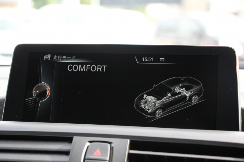 BMW 2シリーズ M235i ｸｰﾍﾟ直6ﾀｰﾎﾞ326馬力 ｱﾀﾞﾌﾟﾃｨﾌﾞMｻｽ ｱﾄﾞﾊﾞﾝﾚｰｼﾝｸﾞ18AW 専用ﾌﾞﾚｰｷ 衝突軽減ﾌﾞﾚｰｷ 車線逸脱警告 歩行者警告 ﾌﾞﾚｰｷ付ｸﾙｺﾝ HDDﾅﾋﾞBluetooth接続 Bｶﾒﾗ&ﾘｱPDC ﾊﾟﾄﾞﾙｼﾌﾄ 左右独立ｴｱｺﾝ 2年保証