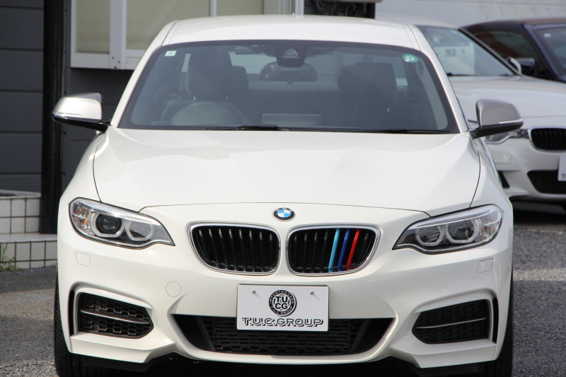 BMW 2シリーズ M235i ｸｰﾍﾟ直6ﾀｰﾎﾞ326馬力 ｱﾀﾞﾌﾟﾃｨﾌﾞMｻｽ ｱﾄﾞﾊﾞﾝﾚｰｼﾝｸﾞ18AW 専用ﾌﾞﾚｰｷ 衝突軽減ﾌﾞﾚｰｷ 車線逸脱警告 歩行者警告 ﾌﾞﾚｰｷ付ｸﾙｺﾝ HDDﾅﾋﾞBluetooth接続 Bｶﾒﾗ&ﾘｱPDC ﾊﾟﾄﾞﾙｼﾌﾄ 左右独立ｴｱｺﾝ 2年保証