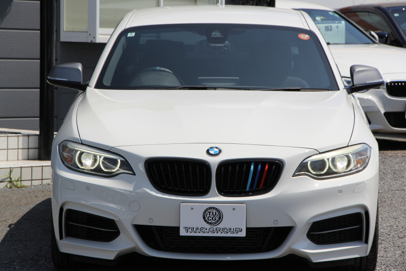 BMW 2シリーズ M235i ｸｰﾍﾟ直6ﾀｰﾎﾞ326馬力 ｱﾀﾞﾌﾟﾃｨﾌﾞMｻｽ 専用ﾌﾞﾚｰｷ Bｶﾒﾗ&ﾘｱ障害物ｿﾅｰ 衝突軽減ﾌﾞﾚｰｷ 車線逸脱警告 歩行者警告 ﾌﾞﾚｰｷ付ｸﾙｺﾝ HDDﾅﾋﾞBluetooth接続 18AW Eibachﾀﾞｳﾝｻｽ ﾊﾟﾄﾞﾙｼﾌﾄ ｽﾏｰﾄｷｰ 2年保証