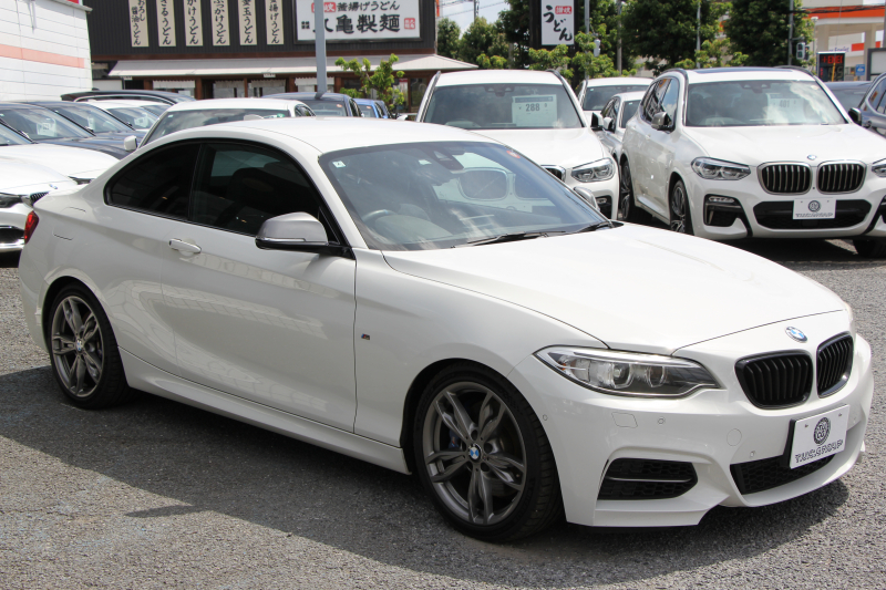 BMW 2シリーズ M235i ｸｰﾍﾟ直6ﾀｰﾎﾞ326馬力 ｱﾀﾞﾌﾟﾃｨﾌﾞMｻｽ 専用ﾌﾞﾚｰｷ Bｶﾒﾗ&ﾘｱ障害物ｿﾅｰ 衝突軽減ﾌﾞﾚｰｷ 車線逸脱警告 歩行者警告 ﾌﾞﾚｰｷ付ｸﾙｺﾝ HDDﾅﾋﾞBluetooth接続 18AW Eibachﾀﾞｳﾝｻｽ ﾊﾟﾄﾞﾙｼﾌﾄ ｽﾏｰﾄｷｰ 2年保証