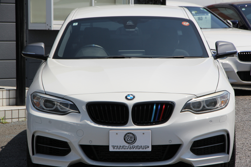 BMW 2シリーズ M235i ｸｰﾍﾟ直6ﾀｰﾎﾞ326馬力 ｱﾀﾞﾌﾟﾃｨﾌﾞMｻｽ 専用ﾌﾞﾚｰｷ Bｶﾒﾗ&ﾘｱ障害物ｿﾅｰ 衝突軽減ﾌﾞﾚｰｷ 車線逸脱警告 歩行者警告 ﾌﾞﾚｰｷ付ｸﾙｺﾝ HDDﾅﾋﾞBluetooth接続 18AW Eibachﾀﾞｳﾝｻｽ ﾊﾟﾄﾞﾙｼﾌﾄ ｽﾏｰﾄｷｰ 2年保証
