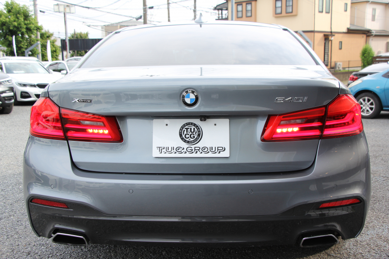BMW 5シリーズ 540i Xdrive Mｽﾎﾟｰﾂ 4WD ｻﾝﾙｰﾌ ﾅｲﾄﾋﾞｼﾞｮﾝ 直6ﾀｰﾎﾞ340馬力 可変ｻｽ ｺﾝﾌｫｰﾄP ｲﾉﾍﾞｰｼｮﾝP ｱｲﾎﾞﾘｰﾚｻﾞｰ 全ﾋｰﾀｰ ﾏｯｻｰｼﾞﾍﾞﾝﾁﾚｰﾀｰ ﾃﾞｨｽﾌﾟﾚｲｷｰ ﾘﾓｰﾄP ﾊｰﾏﾝｶｰﾄﾞﾝ 液晶ﾒｰﾀｰ HUD 追ACC LED/H ﾀｯﾁ画面ﾅﾋﾞ2年保証