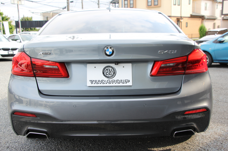 BMW 5シリーズ 540i Xdrive Mｽﾎﾟｰﾂ 4WD ｻﾝﾙｰﾌ ﾅｲﾄﾋﾞｼﾞｮﾝ 直6ﾀｰﾎﾞ340馬力 可変ｻｽ ｺﾝﾌｫｰﾄP ｲﾉﾍﾞｰｼｮﾝP ｱｲﾎﾞﾘｰﾚｻﾞｰ 全ﾋｰﾀｰ ﾏｯｻｰｼﾞﾍﾞﾝﾁﾚｰﾀｰ ﾃﾞｨｽﾌﾟﾚｲｷｰ ﾘﾓｰﾄP ﾊｰﾏﾝｶｰﾄﾞﾝ 液晶ﾒｰﾀｰ HUD 追ACC LED/H ﾀｯﾁ画面ﾅﾋﾞ2年保証