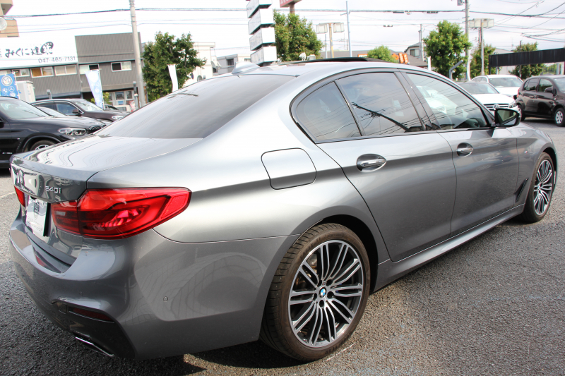 BMW 5シリーズ 540i Xdrive Mｽﾎﾟｰﾂ 4WD ｻﾝﾙｰﾌ ﾅｲﾄﾋﾞｼﾞｮﾝ 直6ﾀｰﾎﾞ340馬力 可変ｻｽ ｺﾝﾌｫｰﾄP ｲﾉﾍﾞｰｼｮﾝP ｱｲﾎﾞﾘｰﾚｻﾞｰ 全ﾋｰﾀｰ ﾏｯｻｰｼﾞﾍﾞﾝﾁﾚｰﾀｰ ﾃﾞｨｽﾌﾟﾚｲｷｰ ﾘﾓｰﾄP ﾊｰﾏﾝｶｰﾄﾞﾝ 液晶ﾒｰﾀｰ HUD 追ACC LED/H ﾀｯﾁ画面ﾅﾋﾞ2年保証