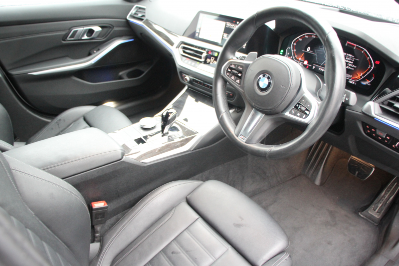 BMW 3シリーズ 320d Xdrive ﾂｰﾘﾝｸﾞMｽﾎﾟｰﾂ ﾊｲﾗｲﾝ 1ｵﾅ 4WD ﾋｰﾀｰ黒革 HUD 渋滞ﾊﾝｽﾞｵﾌ LEDﾍｯﾄﾞﾗｲﾄ ｵｰﾄﾊｲﾋﾞｰﾑ ｱｯﾌﾟﾙｶｰﾌﾟﾚｲ ﾀｯﾁ画面HDDﾅﾋﾞBMWﾗｲﾌﾞｺｯｸﾋﾟｯﾄﾞ電動ﾘｱｹﾞｰﾄ 追従ACC ｱﾝﾋﾞｴﾝﾄﾗｲﾄ ﾊﾟｰｷﾝｸﾞｱｼｽﾄ 2年保証