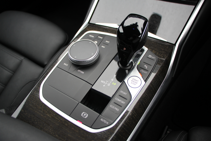 BMW 3シリーズ 320d Xdrive ﾂｰﾘﾝｸﾞMｽﾎﾟｰﾂ ﾊｲﾗｲﾝ 1ｵﾅ 4WD ﾋｰﾀｰ黒革 HUD 渋滞ﾊﾝｽﾞｵﾌ LEDﾍｯﾄﾞﾗｲﾄ ｵｰﾄﾊｲﾋﾞｰﾑ ｱｯﾌﾟﾙｶｰﾌﾟﾚｲ ﾀｯﾁ画面HDDﾅﾋﾞBMWﾗｲﾌﾞｺｯｸﾋﾟｯﾄﾞ電動ﾘｱｹﾞｰﾄ 追従ACC ｱﾝﾋﾞｴﾝﾄﾗｲﾄ ﾊﾟｰｷﾝｸﾞｱｼｽﾄ 2年保証