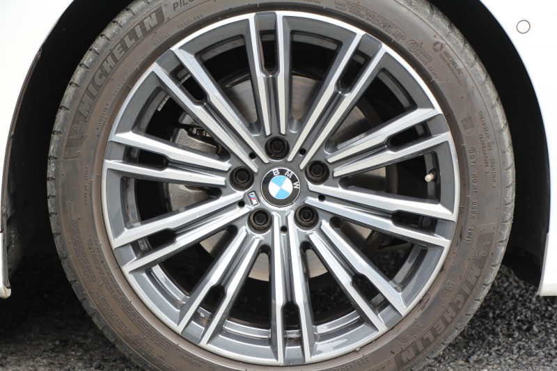 BMW 3シリーズ 320d Xdrive ﾂｰﾘﾝｸﾞMｽﾎﾟｰﾂ ﾊｲﾗｲﾝ 1ｵﾅ 4WD ﾋｰﾀｰ黒革 HUD 渋滞ﾊﾝｽﾞｵﾌ LEDﾍｯﾄﾞﾗｲﾄ ｵｰﾄﾊｲﾋﾞｰﾑ ｱｯﾌﾟﾙｶｰﾌﾟﾚｲ ﾀｯﾁ画面HDDﾅﾋﾞBMWﾗｲﾌﾞｺｯｸﾋﾟｯﾄﾞ電動ﾘｱｹﾞｰﾄ 追従ACC ｱﾝﾋﾞｴﾝﾄﾗｲﾄ ﾊﾟｰｷﾝｸﾞｱｼｽﾄ 2年保証