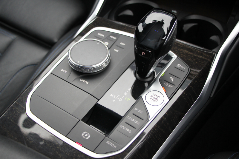 BMW 3シリーズ 320d Xdrive Mｽﾎﾟｰﾂ ｲﾉﾍﾞｰｼｮﾝP ﾃﾞﾋﾞｭｰP ｺﾝﾌｫｰﾄP 4WD ﾋｰﾀｰ黒革  BMWﾚｰｻﾞｰﾗｲﾄ HUD ｼﾞｪｽﾁｬｰC 追従ACC ｽﾃｱﾘﾝｸﾞｻﾎﾟｰﾄ 19AW ｱｯﾌﾟﾙｶｰﾌﾟﾚｲ ﾀｯﾁ画面HDDﾅﾋﾞ地ﾃﾞｼﾞ BMWﾗｲﾌﾞｺｯｸﾋﾟｯﾄﾞ電動ﾄﾗﾝｸ Hi-fiｽﾋﾟｰｶｰ 2年保証