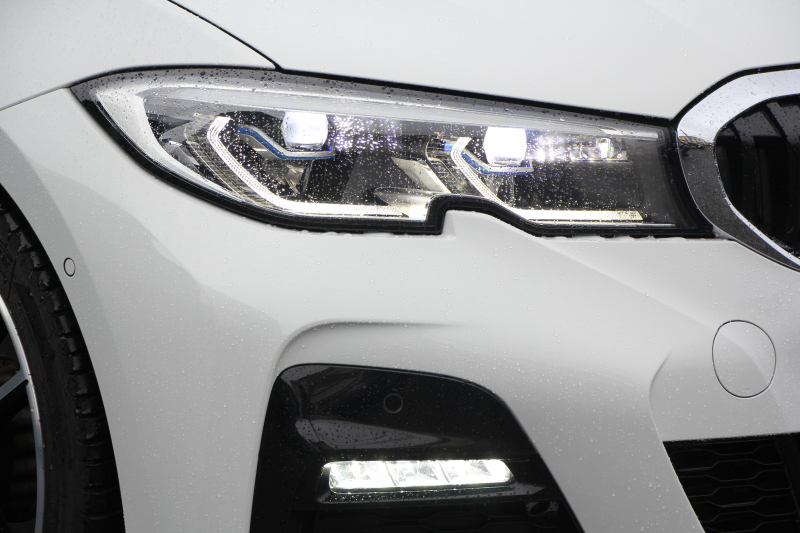 BMW 3シリーズ 320d Xdrive Mｽﾎﾟｰﾂ ｲﾉﾍﾞｰｼｮﾝP ﾃﾞﾋﾞｭｰP ｺﾝﾌｫｰﾄP 4WD ﾋｰﾀｰ黒革  BMWﾚｰｻﾞｰﾗｲﾄ HUD ｼﾞｪｽﾁｬｰC 追従ACC ｽﾃｱﾘﾝｸﾞｻﾎﾟｰﾄ 19AW ｱｯﾌﾟﾙｶｰﾌﾟﾚｲ ﾀｯﾁ画面HDDﾅﾋﾞ地ﾃﾞｼﾞ BMWﾗｲﾌﾞｺｯｸﾋﾟｯﾄﾞ電動ﾄﾗﾝｸ Hi-fiｽﾋﾟｰｶｰ 2年保証