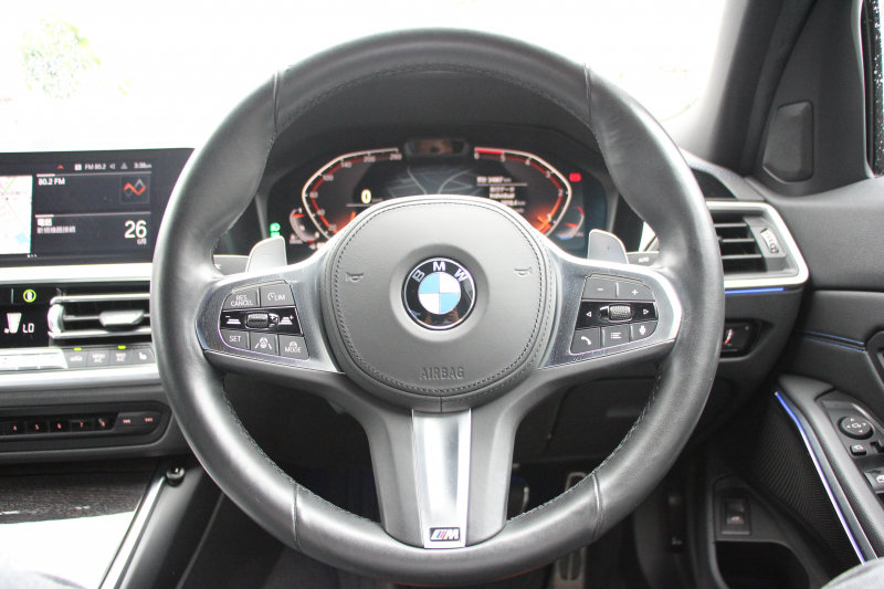 BMW 3シリーズ 320d Xdrive Mｽﾎﾟｰﾂ ｲﾉﾍﾞｰｼｮﾝP ﾃﾞﾋﾞｭｰP ｺﾝﾌｫｰﾄP 4WD ﾋｰﾀｰ黒革  BMWﾚｰｻﾞｰﾗｲﾄ HUD ｼﾞｪｽﾁｬｰC 追従ACC ｽﾃｱﾘﾝｸﾞｻﾎﾟｰﾄ 19AW ｱｯﾌﾟﾙｶｰﾌﾟﾚｲ ﾀｯﾁ画面HDDﾅﾋﾞ地ﾃﾞｼﾞ BMWﾗｲﾌﾞｺｯｸﾋﾟｯﾄﾞ電動ﾄﾗﾝｸ Hi-fiｽﾋﾟｰｶｰ 2年保証