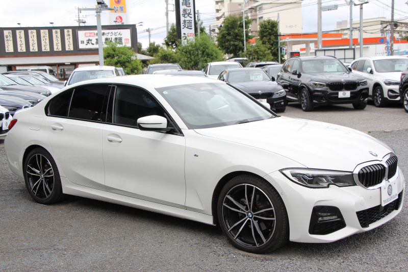 BMW 3シリーズ 320d Xdrive Mｽﾎﾟｰﾂ ｲﾉﾍﾞｰｼｮﾝP ﾃﾞﾋﾞｭｰP ｺﾝﾌｫｰﾄP 4WD ﾋｰﾀｰ黒革  BMWﾚｰｻﾞｰﾗｲﾄ HUD ｼﾞｪｽﾁｬｰC 追従ACC ｽﾃｱﾘﾝｸﾞｻﾎﾟｰﾄ 19AW ｱｯﾌﾟﾙｶｰﾌﾟﾚｲ ﾀｯﾁ画面HDDﾅﾋﾞ地ﾃﾞｼﾞ BMWﾗｲﾌﾞｺｯｸﾋﾟｯﾄﾞ電動ﾄﾗﾝｸ Hi-fiｽﾋﾟｰｶｰ 2年保証