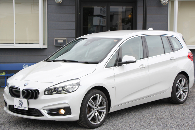 BMW 2シリーズ 218d ｸﾞﾗﾝﾂｱﾗｰ ﾗｸﾞｼﾞｭｱﾘｰ 真珠色 ADｱｸﾃｨﾌﾞｾｰﾌﾃｨ 追従ACC HUD ｻﾄﾞﾙﾌﾞﾗｳﾝﾚｻﾞｰ ｼｰﾄﾋｰﾀｰ 3列7人乗り変更後ﾀｯﾁ画面対応NEWﾅﾋﾞLEDﾍｯﾄﾞﾗｲﾄ MｽﾎﾟｰﾂOP18AW Pｱｼｽﾄ Bｶﾒﾗ ｲﾝﾃﾘｾｰﾌ ｺﾝﾌｫｰﾄP 電動Rｹﾞｰﾄ 2年保証