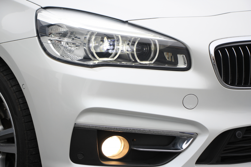BMW 2シリーズ 218d ｸﾞﾗﾝﾂｱﾗｰ ﾗｸﾞｼﾞｭｱﾘｰ 真珠色 ADｱｸﾃｨﾌﾞｾｰﾌﾃｨ 追従ACC HUD ｻﾄﾞﾙﾌﾞﾗｳﾝﾚｻﾞｰ ｼｰﾄﾋｰﾀｰ 3列7人乗り変更後ﾀｯﾁ画面対応NEWﾅﾋﾞLEDﾍｯﾄﾞﾗｲﾄ MｽﾎﾟｰﾂOP18AW Pｱｼｽﾄ Bｶﾒﾗ ｲﾝﾃﾘｾｰﾌ ｺﾝﾌｫｰﾄP 電動Rｹﾞｰﾄ 2年保証