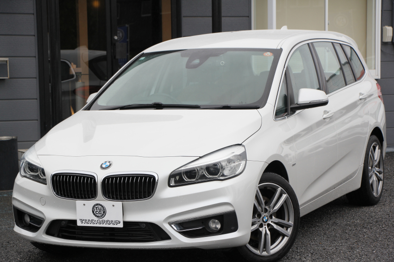 BMW 2シリーズ 218d ｸﾞﾗﾝﾂｱﾗｰ ﾗｸﾞｼﾞｭｱﾘｰ 真珠色 ADｱｸﾃｨﾌﾞｾｰﾌﾃｨ 追従ACC HUD ｻﾄﾞﾙﾌﾞﾗｳﾝﾚｻﾞｰ ｼｰﾄﾋｰﾀｰ 3列7人乗り変更後ﾀｯﾁ画面対応NEWﾅﾋﾞLEDﾍｯﾄﾞﾗｲﾄ MｽﾎﾟｰﾂOP18AW Pｱｼｽﾄ Bｶﾒﾗ ｲﾝﾃﾘｾｰﾌ ｺﾝﾌｫｰﾄP 電動Rｹﾞｰﾄ 2年保証
