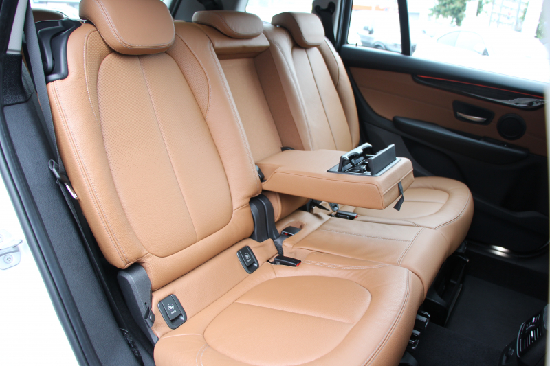 BMW 2シリーズ 218d ｸﾞﾗﾝﾂｱﾗｰ ﾗｸﾞｼﾞｭｱﾘｰ 真珠色 ADｱｸﾃｨﾌﾞｾｰﾌﾃｨ 追従ACC HUD ｻﾄﾞﾙﾌﾞﾗｳﾝﾚｻﾞｰ ｼｰﾄﾋｰﾀｰ 3列7人乗り変更後ﾀｯﾁ画面対応NEWﾅﾋﾞLEDﾍｯﾄﾞﾗｲﾄ MｽﾎﾟｰﾂOP18AW Pｱｼｽﾄ Bｶﾒﾗ ｲﾝﾃﾘｾｰﾌ ｺﾝﾌｫｰﾄP 電動Rｹﾞｰﾄ 2年保証